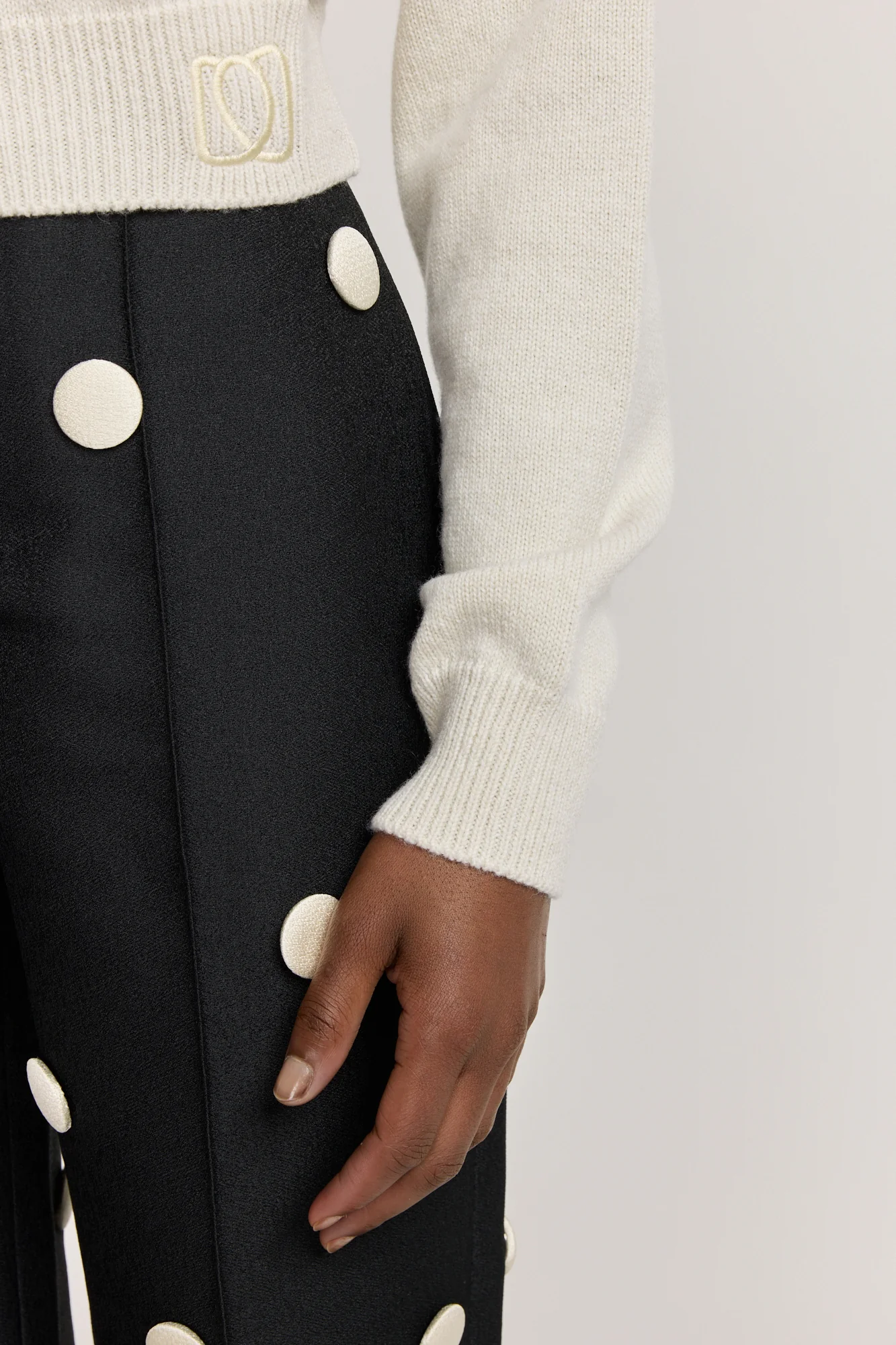OFF-WHITE Buttoned Cropped Cardigan - Image 5